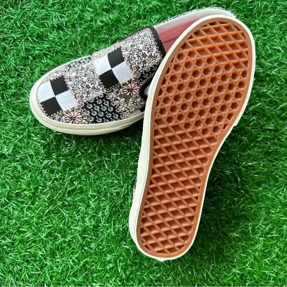💫Vans Classic Slip On Patchwork Floral SEND OFFERS - Picture 9 of 10